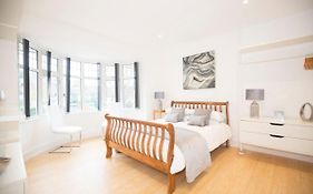 Orchard House-Luxury House With Hot Tub Sleeps 12